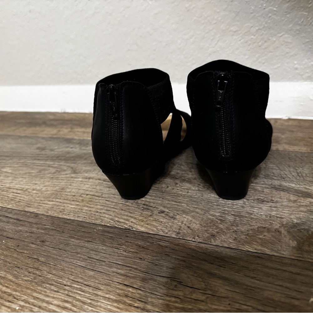 Croft & Barrow Sandals - Picture 8 of 9